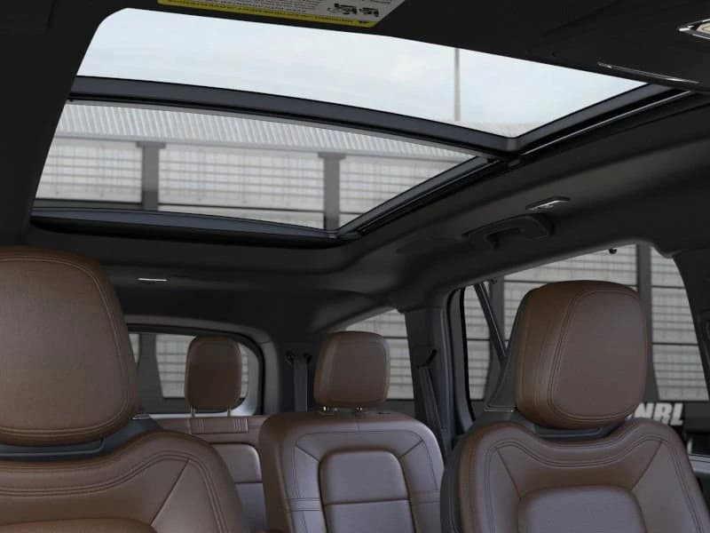 Lincoln Aviator Reserve AWD 2025 — side view