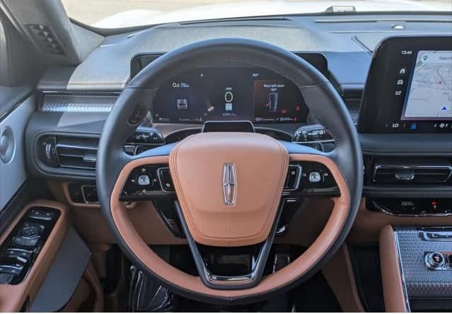 Lincoln Aviator Black Label AWD 2025 — side view