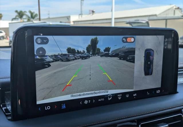 Lincoln Aviator Black Label AWD 2025 — side view