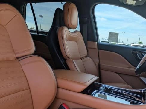 Lincoln Aviator Black Label AWD 2025 — side view