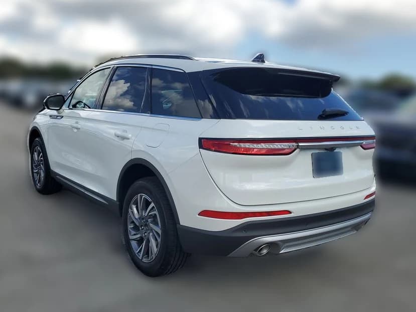 Lincoln Corsair Premiere FWD 2026 — side view