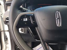 Lincoln Corsair Premiere FWD 2026 — side view