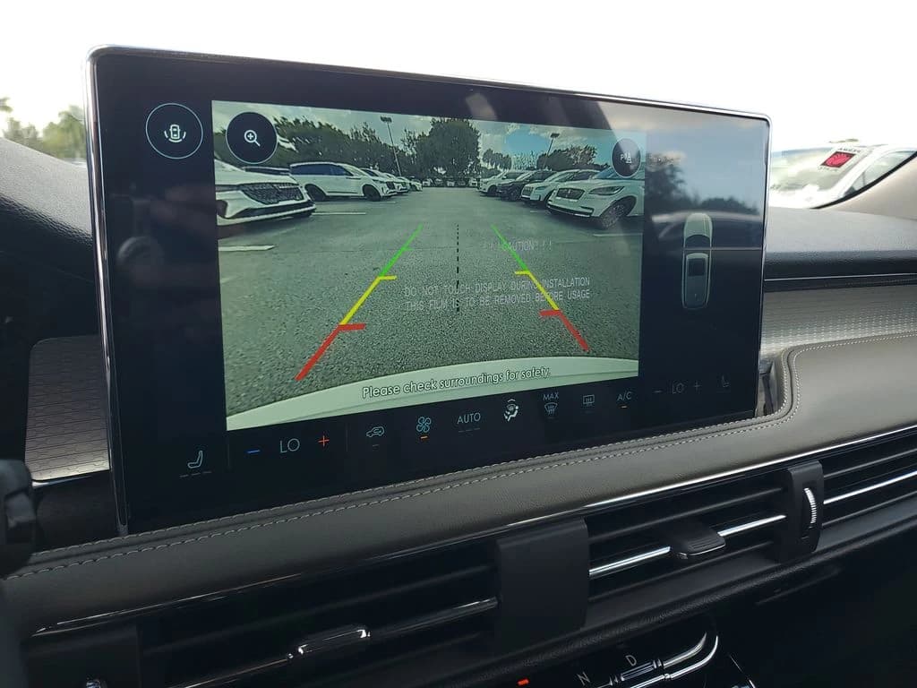 Lincoln Corsair Premiere FWD 2026 — side view