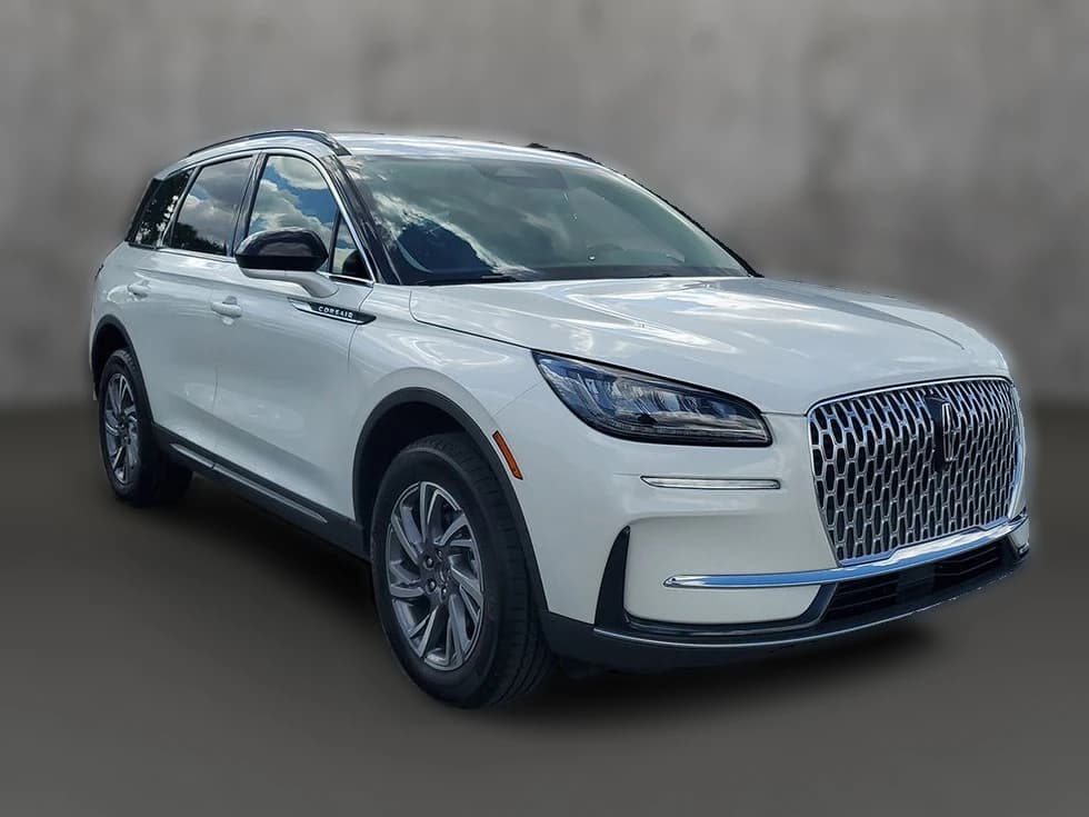 Lincoln Corsair Premiere FWD 2026 — side view