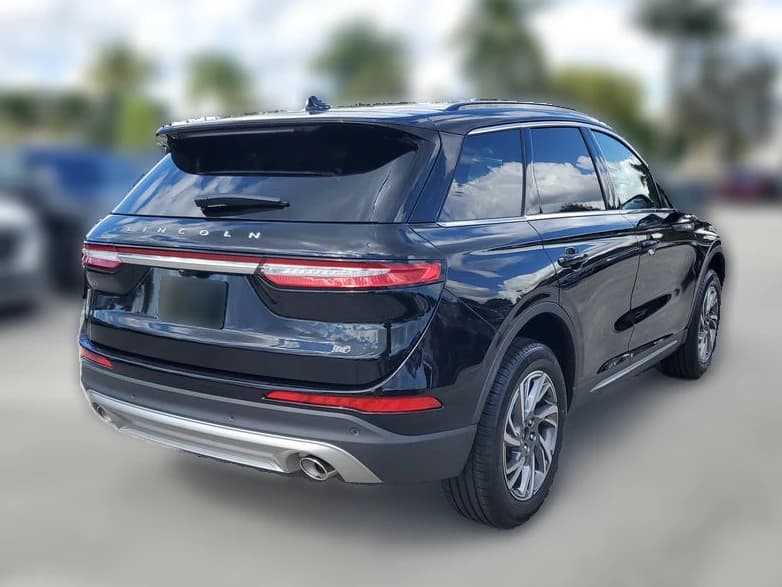 Lincoln Corsair Premiere FWD 2026 — side view
