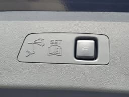 Lincoln Corsair Premiere FWD 2026 — side view
