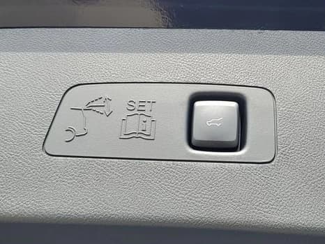 Lincoln Corsair Premiere FWD 2026 — side view