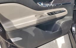 Lincoln Corsair Premiere FWD 2026 — side view