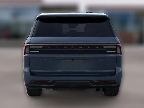 Lincoln Navigator Reserve 4x4 2026 — side view