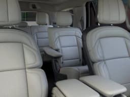 Lincoln Navigator Reserve 4x4 2026 — side view