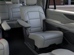 Lincoln Navigator Reserve 4x4 2026 — side view