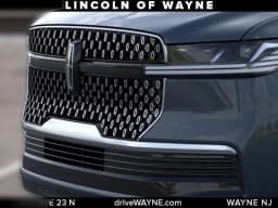 Lincoln Navigator Reserve 4x4 2026 — side view