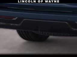 Lincoln Navigator Reserve 4x4 2026 — side view