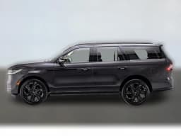 Lincoln Navigator Reserve 4x4 2027 — side view