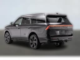 Lincoln Navigator Reserve 4x4 2027 — side view