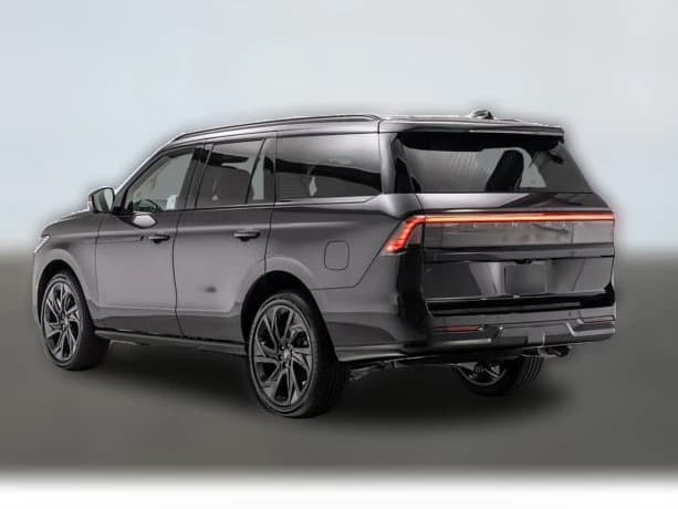 Lincoln Navigator Reserve 4x4 2027 — side view