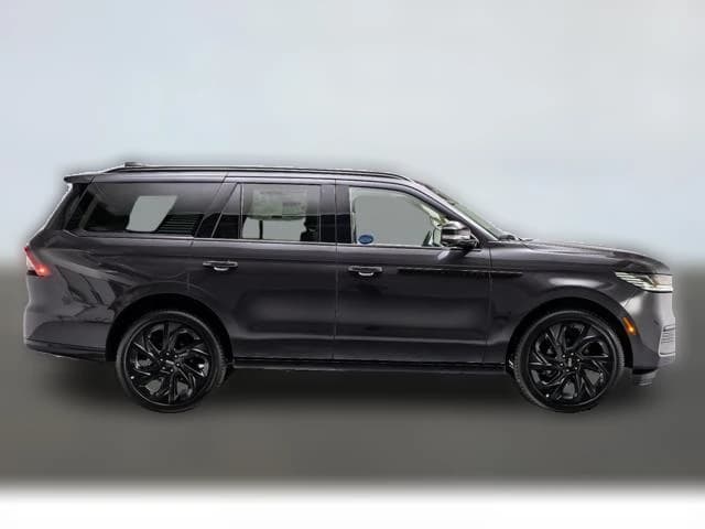 Lincoln Navigator Reserve 4x4 2027 — side view