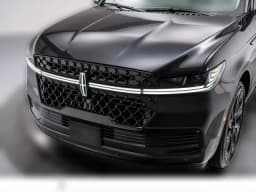 Lincoln Navigator Reserve 4x4 2027 — side view