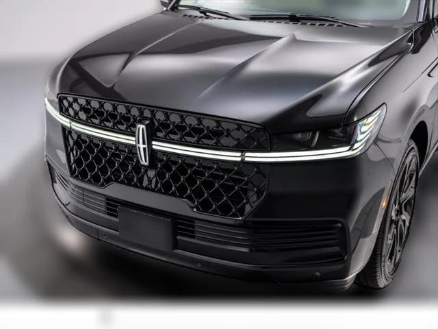 Lincoln Navigator Reserve 4x4 2027 — side view