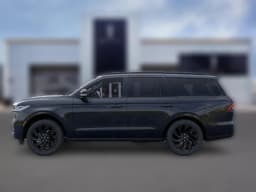Lincoln Navigator Reserve 4x4 2026 — side view