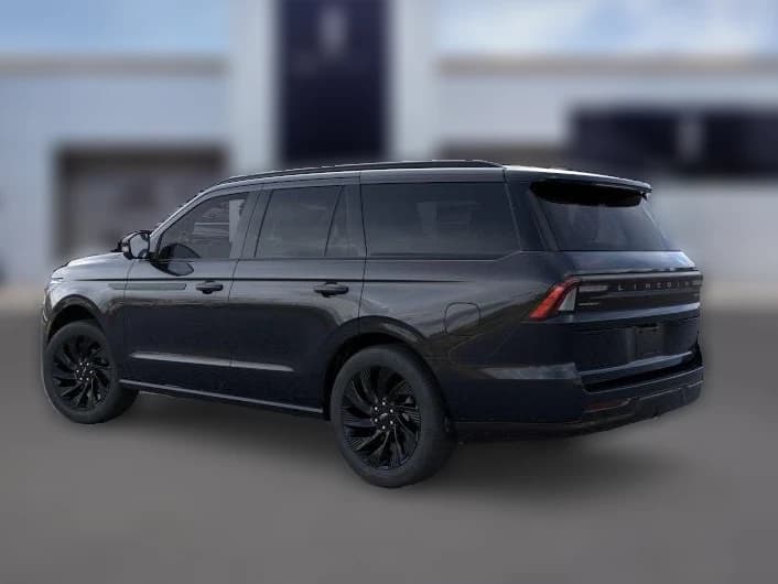 Lincoln Navigator Reserve 4x4 2026 — side view