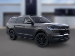 Lincoln Navigator Reserve 4x4 2026 — side view