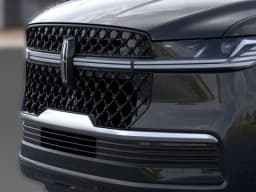 Lincoln Navigator Reserve 4x4 2026 — side view
