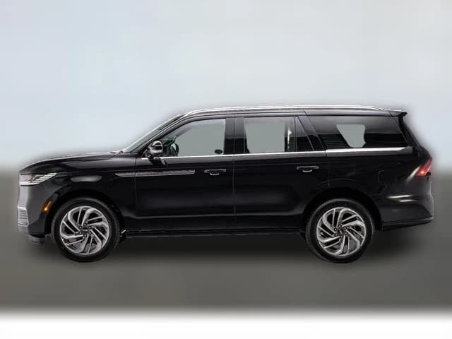 Lincoln Navigator Reserve 4x4 2026 — side view