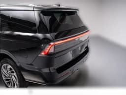 Lincoln Navigator Reserve 4x4 2026 — side view