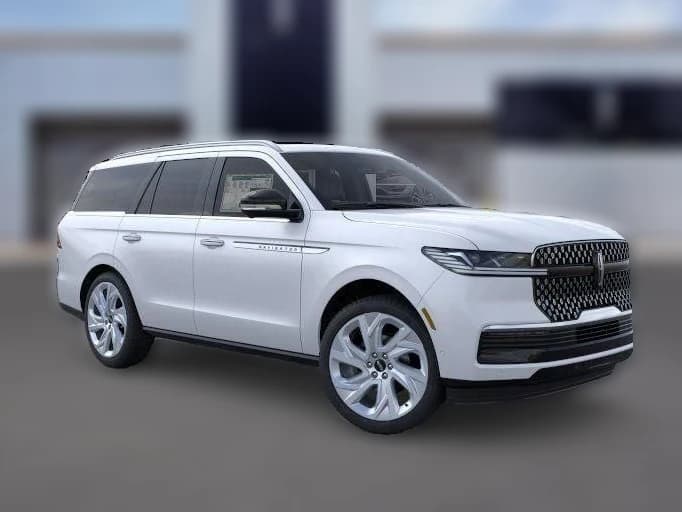 Lincoln Navigator Reserve 4x4 2025 — side view