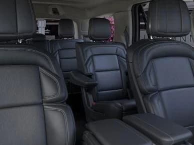 Lincoln Navigator Reserve 4x4 2025 — side view