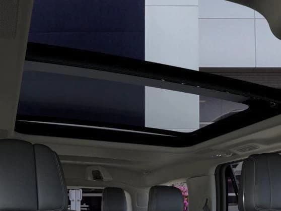 Lincoln Navigator Reserve 4x4 2025 — side view