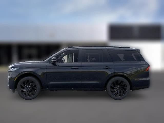 Lincoln Navigator Reserve 4x4 2026 — side view