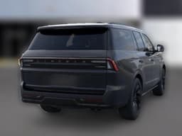 Lincoln Navigator Reserve 4x4 2026 — side view