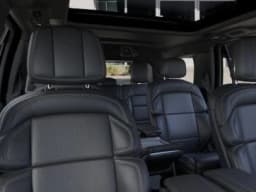 Lincoln Navigator Reserve 4x4 2026 — side view