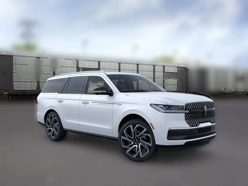 Lincoln Navigator Reserve 4x4 2026 — side view