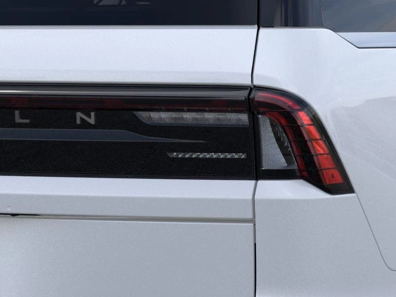Lincoln Navigator Reserve 4x4 2026 — side view