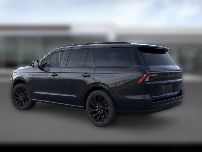 Lincoln Navigator Reserve 4x4 2026 — side view