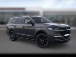Lincoln Navigator Reserve 4x4 2026 — side view