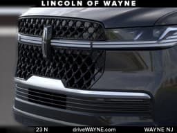 Lincoln Navigator Reserve 4x4 2026 — side view