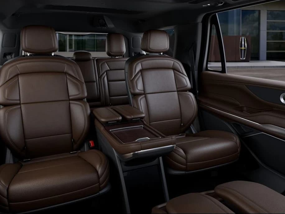 Lincoln Navigator Reserve 4x4 2027 — side view