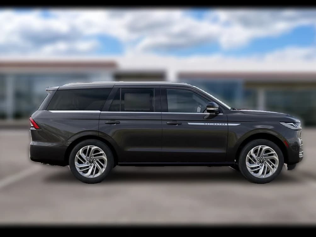 Lincoln Navigator Reserve 4x4 2027 — side view