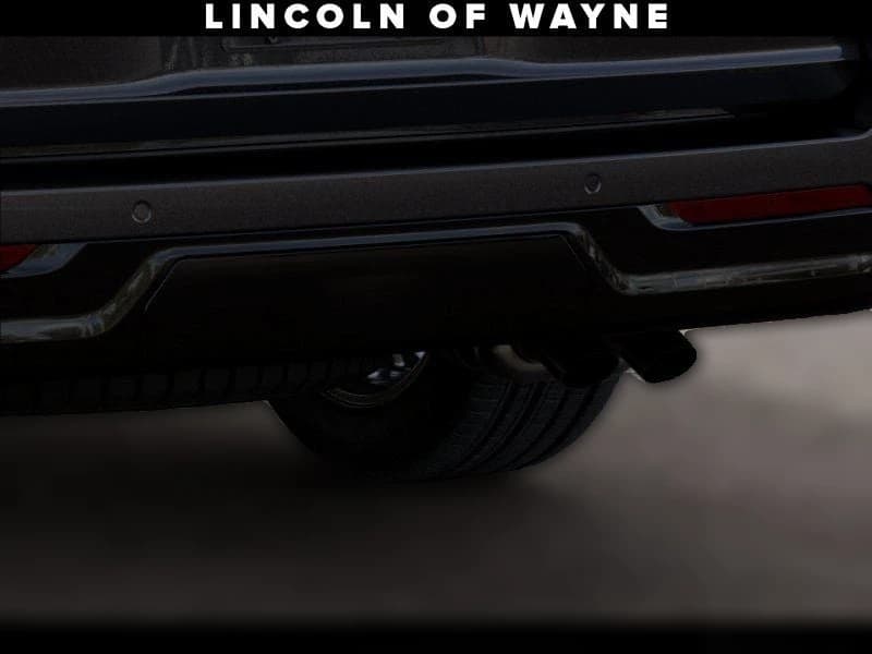Lincoln Navigator Reserve 4x4 2027 — side view