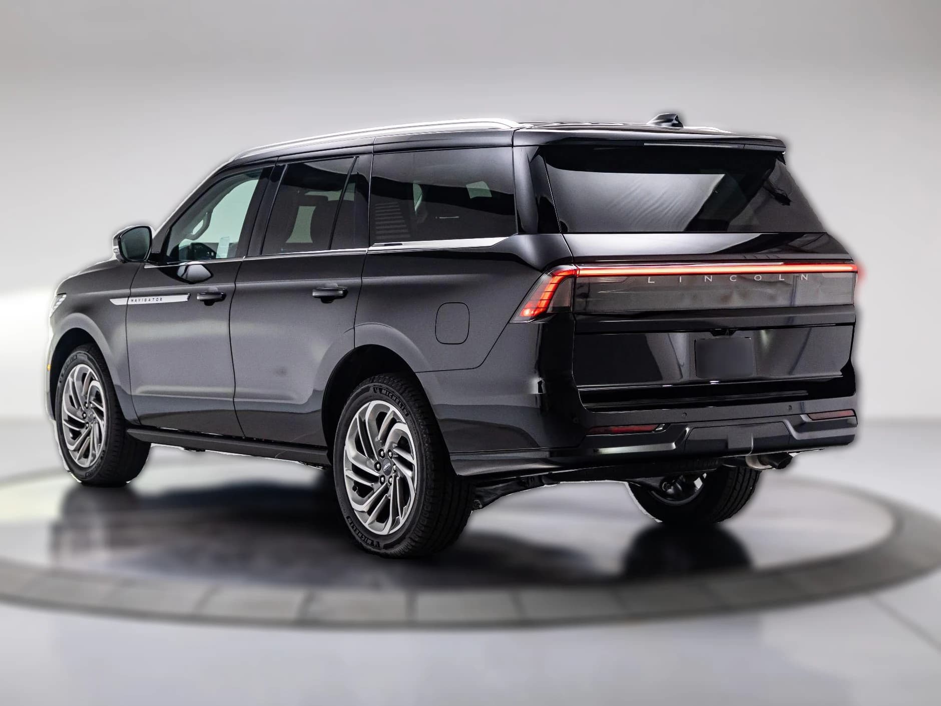 Lincoln Navigator Reserve 4x4 2027 — side view