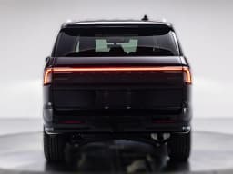Lincoln Navigator Reserve 4x4 2027 — side view