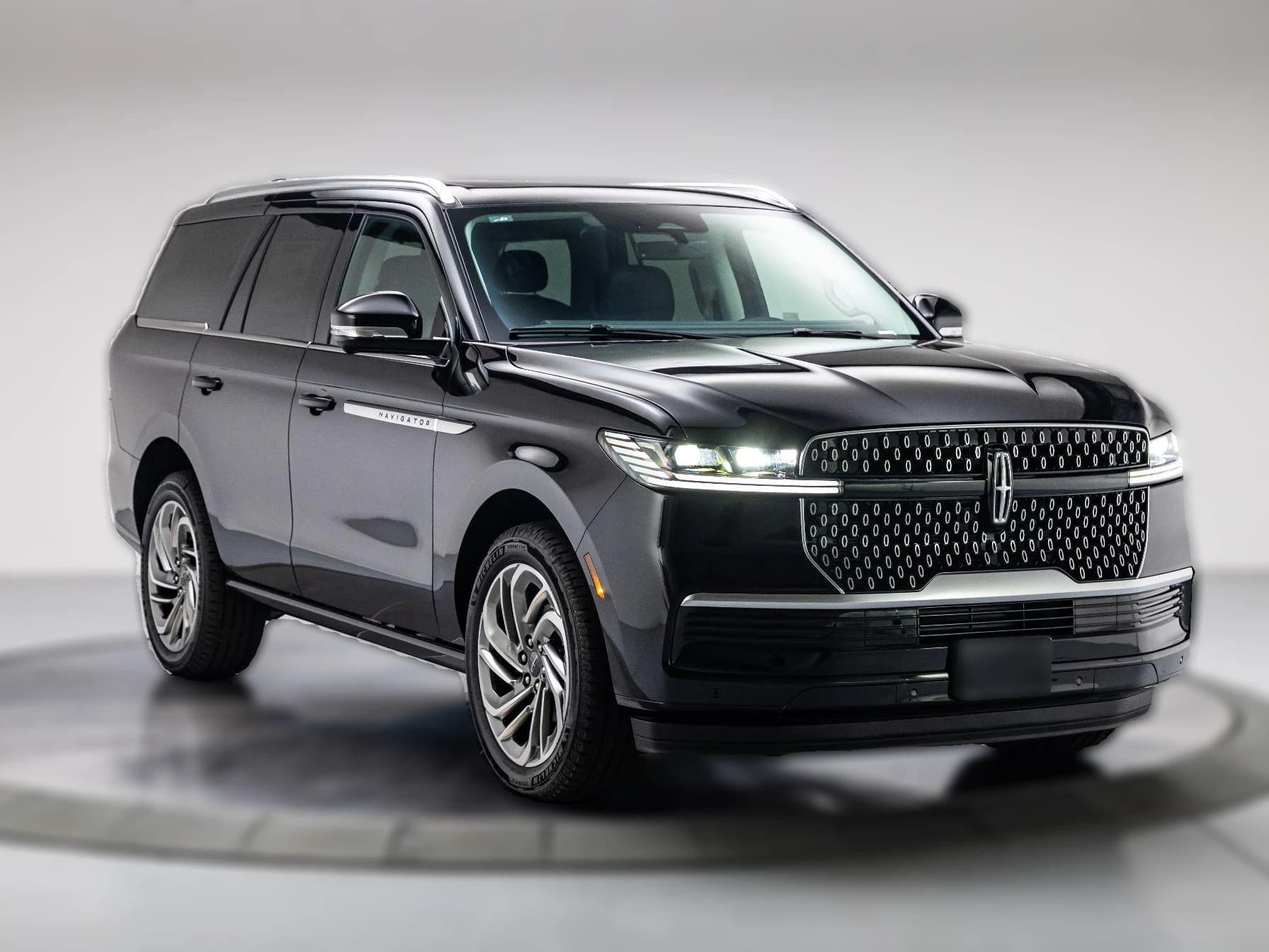 Lincoln Navigator Reserve 4x4 2027 — side view