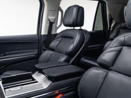 Lincoln Navigator Reserve 4x4 2027 — side view