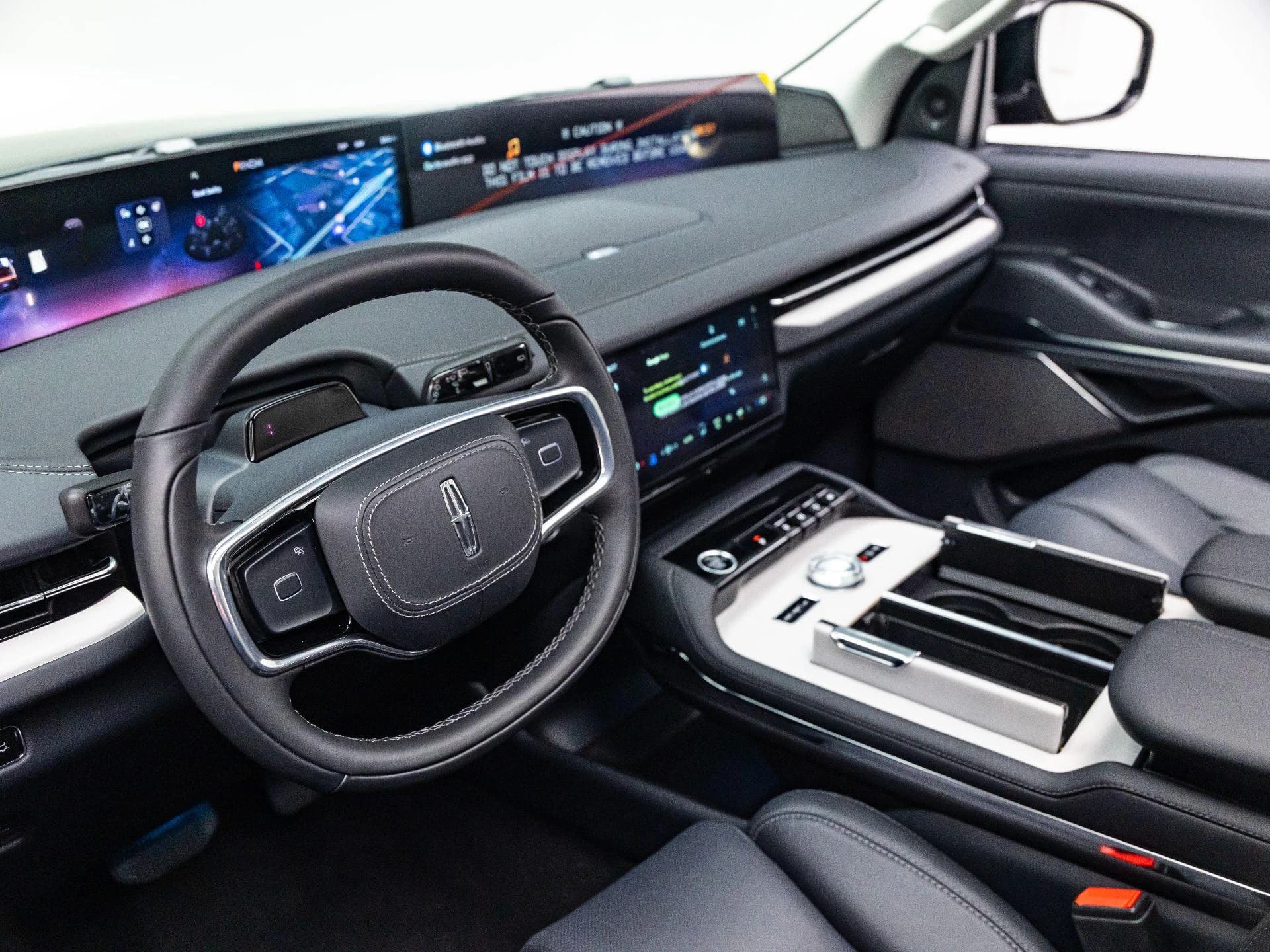 Lincoln Navigator Reserve 4x4 2027 — side view