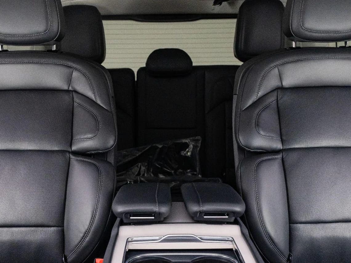 Lincoln Navigator Reserve 4x4 2027 — side view
