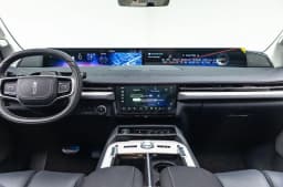 Lincoln Navigator Reserve 4x4 2027 — side view